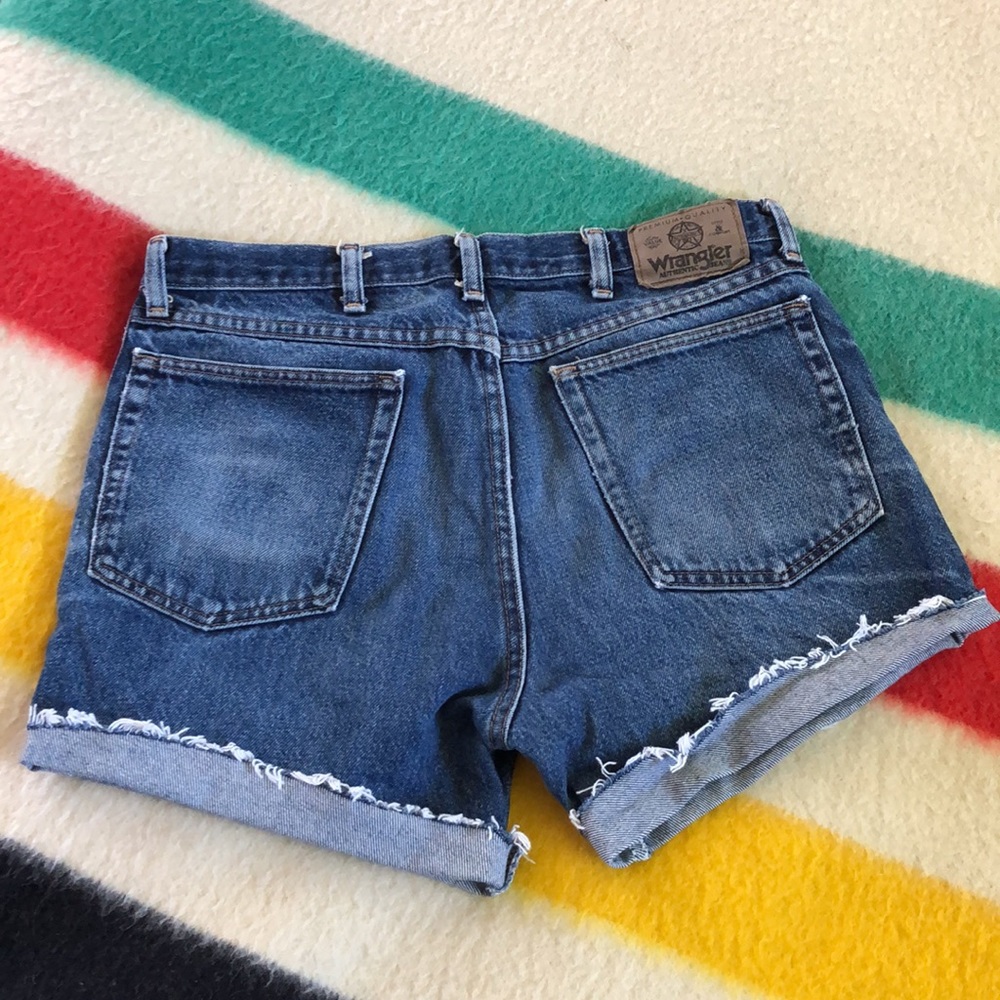 Wrangler cut offs ✨ - Picture 4 of 4